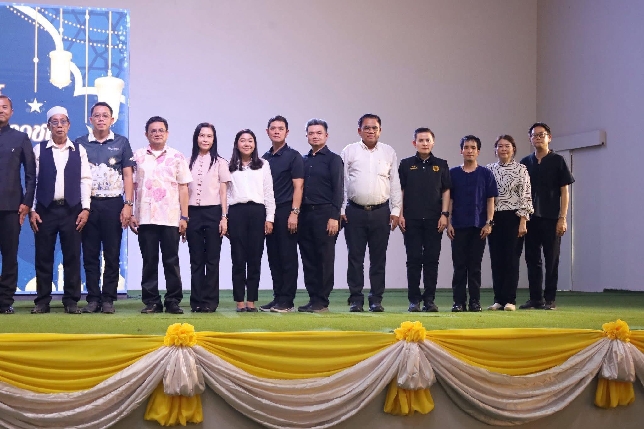 title - ส.ป.ก.อ่างทอง ร่วมต้อนรับคณะผู้บริหารของมูลนิธิ 